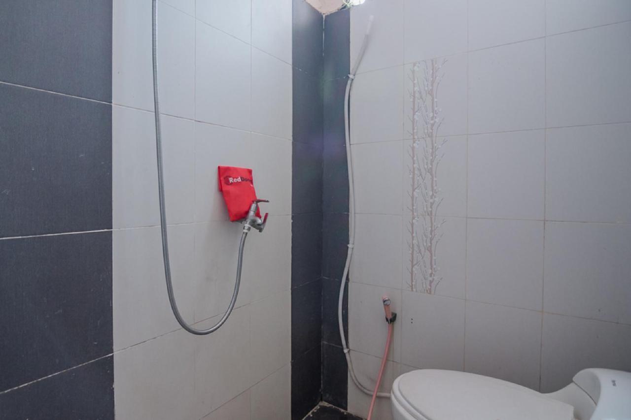 Reddoorz @ Jalan Ahmad Yani Jambi Hotel Bagian luar foto